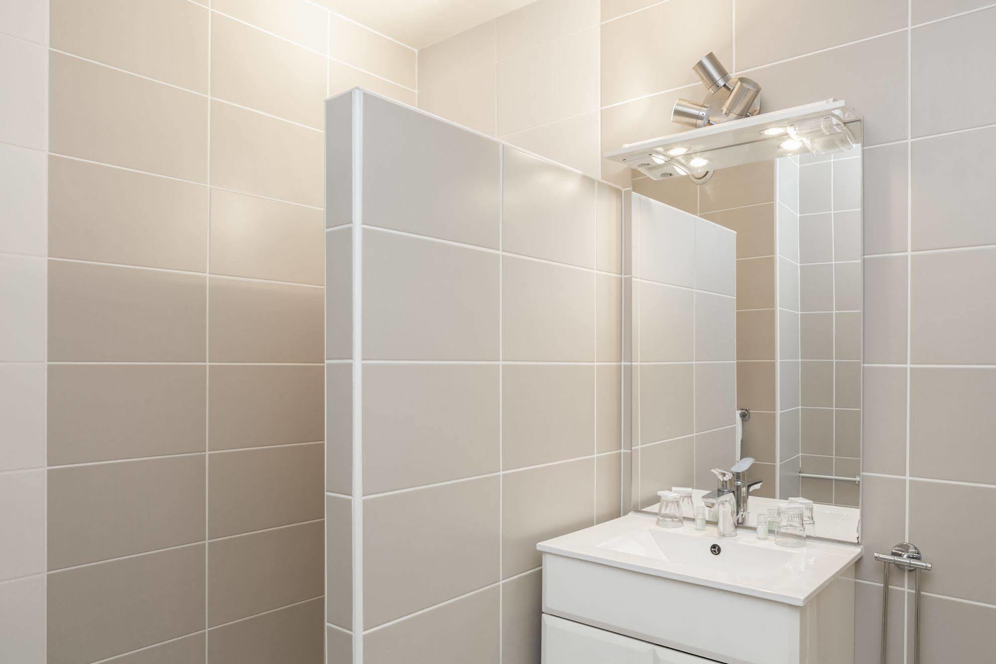 Greet Hotel Grenoble Centre Gare מראה חיצוני תמונה